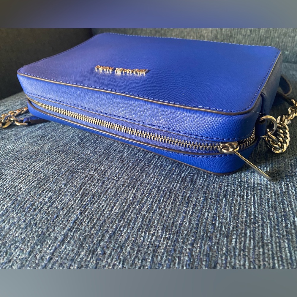 Michael Kors 💙 Vibrant Blue 💙 Jet Set Crossbody Bag - Picture 9 of 11
